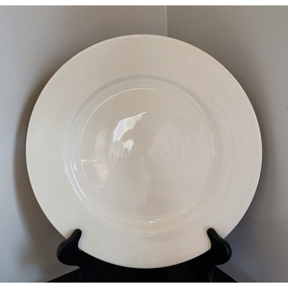 Pier 1 White New Essentials Classic Rimmed Dinner Plates (Set of 4) - Picture 7 of 8